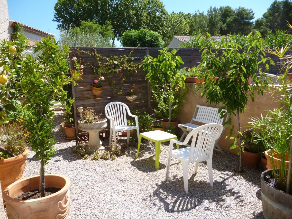 Chez Patrick Roujan Bed & Breakfast Exterior photo